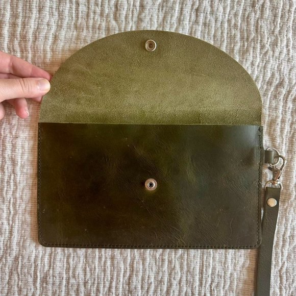 Genuine Leather Wristlet Green - Picture 5 of 6